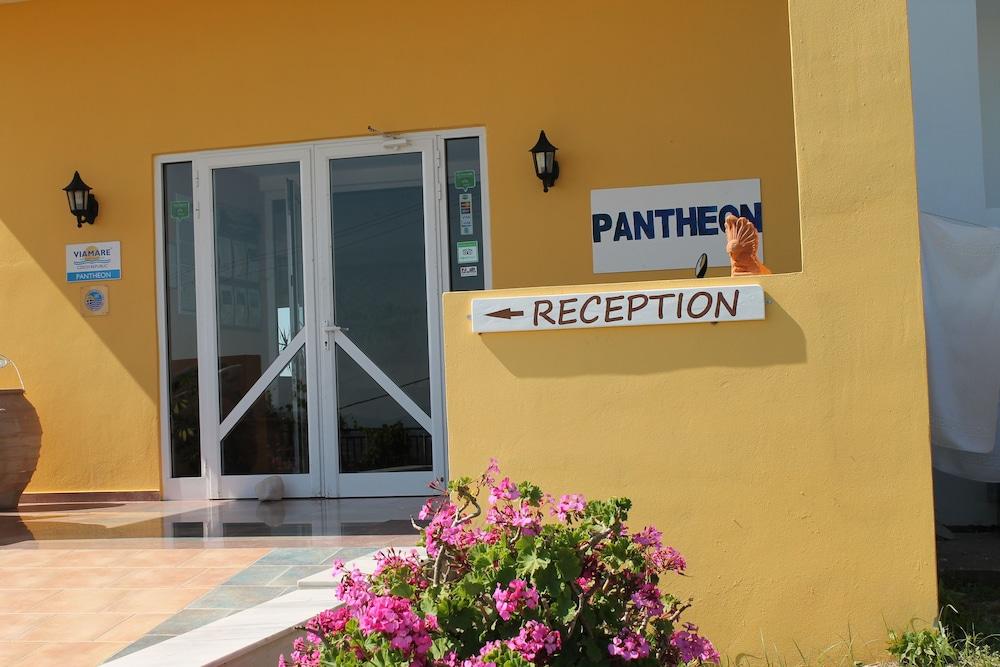 קפלוס Pantheon Hotel מראה חיצוני תמונה