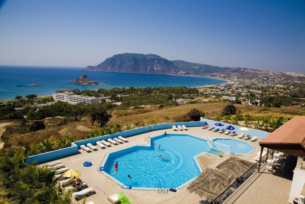 קפלוס Pantheon Hotel מראה חיצוני תמונה