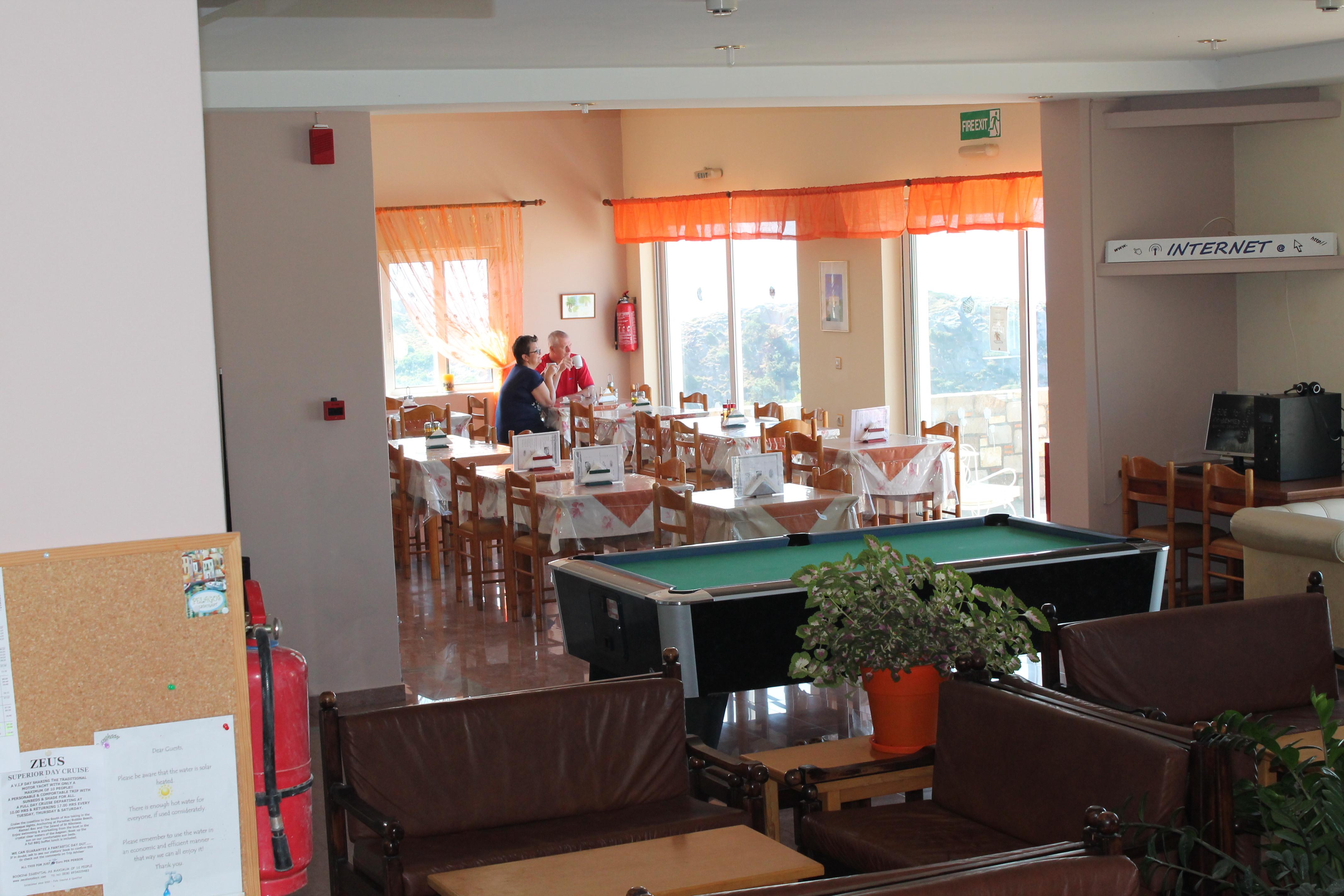 קפלוס Pantheon Hotel מראה חיצוני תמונה