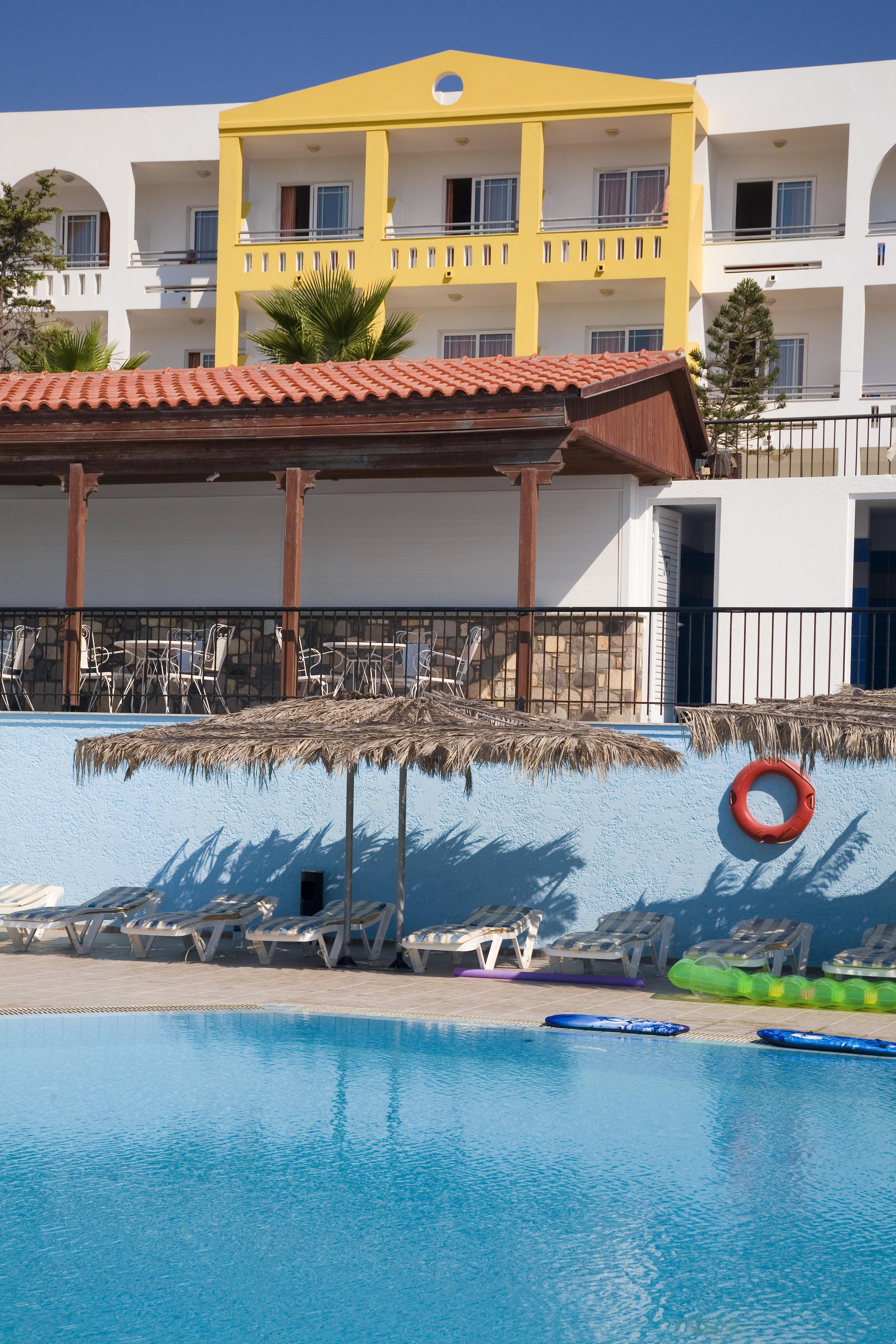 קפלוס Pantheon Hotel מראה חיצוני תמונה